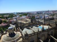Blick von Giralda auf Sevilla und Alcazar