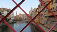 Blick auf Girona von der Gustave Eiffel Brücke