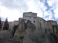 Cuenca - Blick zur Rückseite der Kathedrale über Schlucht