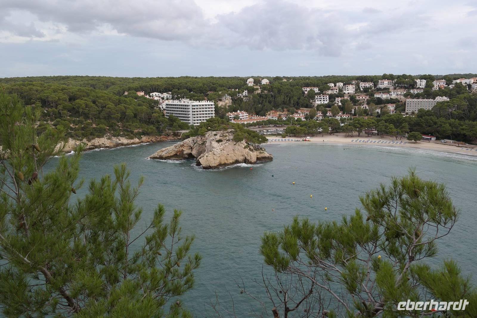 Blick auf die Bucht von Cala Caldana