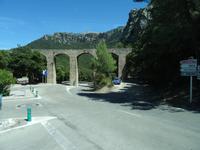 Viadukt auf der Abfahrt in die Serra