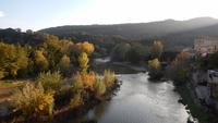 Blick von der Brücke in Besalu