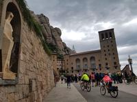 Kloster und Wanderund in Montserrat Berglandschaft (13)