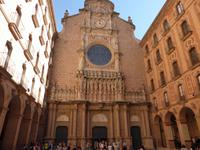 Montserrat - Hauptfassade der Basilika