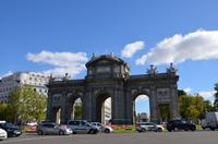 Plaza de la Independencia mit Alcalá Tor