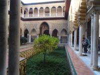 Schöne Innenhöfe im maurischen Stil