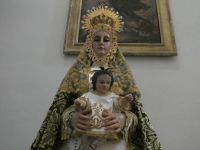 eine der Marienstatuen in Chinchon
