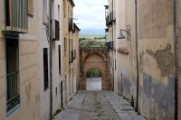 eins der Stadttore von Segovia