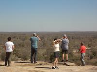 Aussteigen auf einem kahlen Huegel im Krueger Park