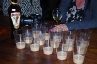 Anstoßen auf unser Bergfest mit Amarula im der Lodge