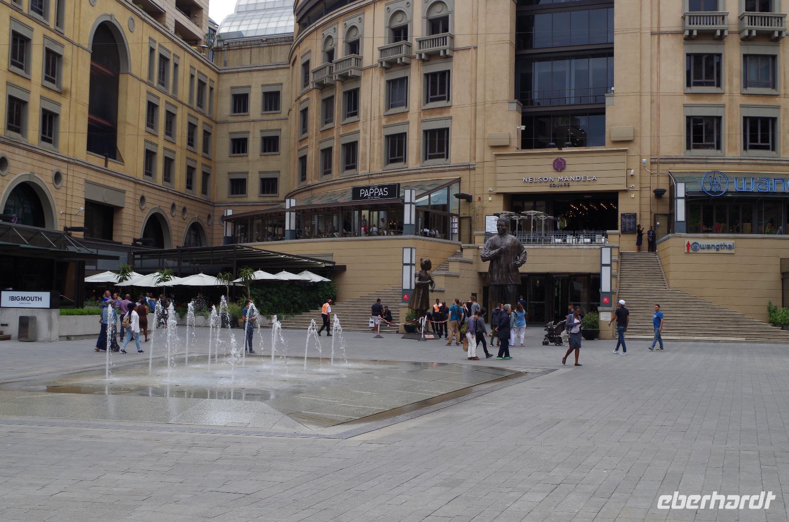 Mittagspause im Sandton City Shopping Centre in Johannesburg