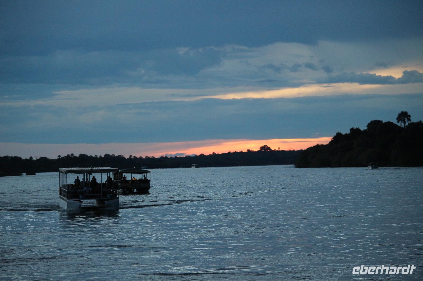 726 Sundowner-Bootsfahrt auf dem Sambesi