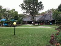 Simbabwe -Victoria Falls: A Zambezi River Lodge