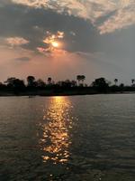 Simbabwe -Victoria Falls: Sonnenuntergangs-Bootsfahrt auf dem Sambesi
