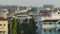 Sansibar, vorn Stone Town, hinten Neustadt mit Plattenbauten