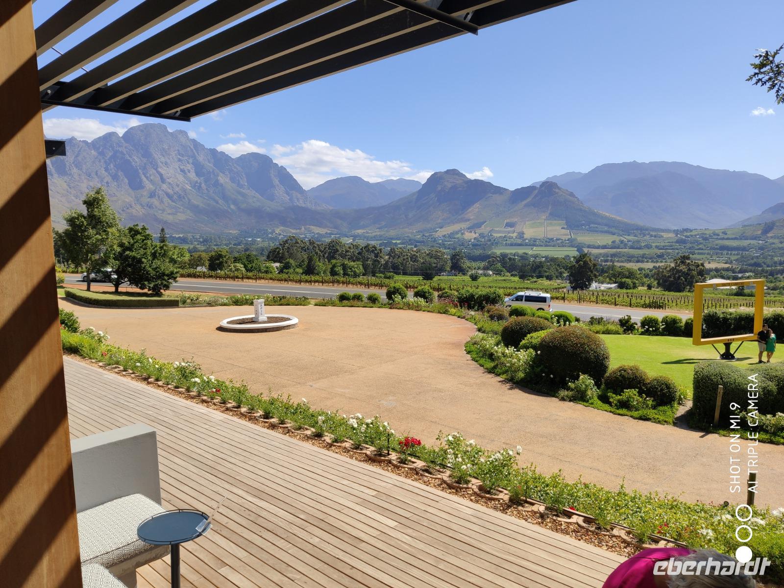 Blick vom Weingut auf die Hottentots-Hollandberge