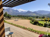 Blick vom Weingut auf die Hottentots-Hollandberge