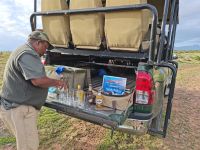Sundowner-Pause im Park bei Pirschfahrt Safari Südafrika @ Anette Rietz EHT