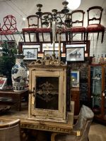 Auf dem Weg nach Johannesburg halten wir an einem Oldtimer- und Antikmuseum