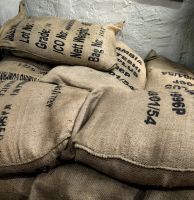 Die Kaffeesäcke werden heute alle noch geröstet