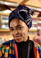 Gold Restaurant, Kellnerin