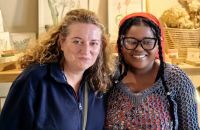 Reisebegleiterin Simone mit Sally in Franschhoek