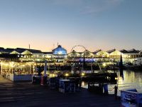 Blick über die Victoria und Alfred Waterfront am Abend