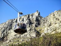 Neue Seile wurden installiert und nun fährt die Gondel wieder, Kapstadt