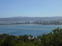 Featherbed Naturreservat (Fahrtimpressionen vom Geländewagen aus - Blick auf die Knysna-Lagune)