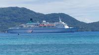 Praslin, Blick zur MS Albatros und auf La Digue