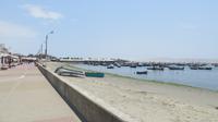 Promenade in Paracas, Peru