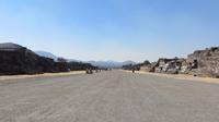 Hauptstraße in Teotihuacan, Mexiko
