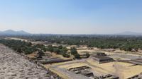 Aussicht von der Sonnenpyramide über die Tempelanlagen von Teotihuacan, Mexiko