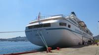 MS Amadea im Hafen von Acapulco, Mexiko