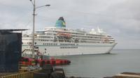 MS Amadea im Hafen von Manta, Ecuador