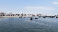 Promenade in Paracas, Peru