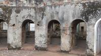 Rundgang im Kapuzinerkloster, Antigua, Guatemala