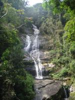 Wasserfall im Regenwald 