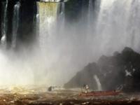 Schnellboot in die Wasserfälle