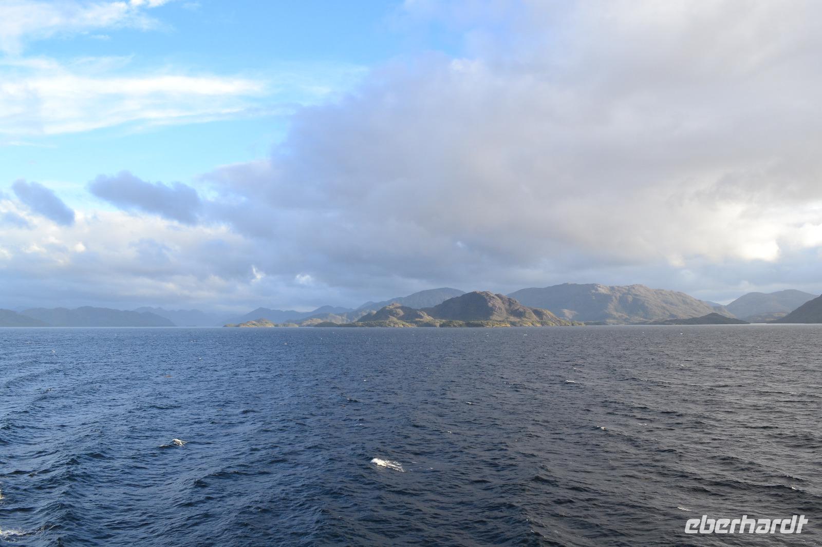 Fahrt durch die chilenischen Fjorde
