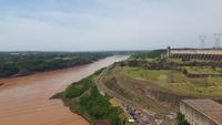 Itaipú-Wasserkraftwerk (Brasilien)