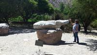 Humahuaca-Schlucht - Pucará de Tilcara (Botanischer Garten - Klangstein)
