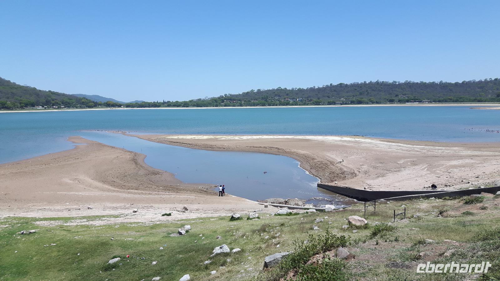 Fahrt von San Salvador de Jujuy nach Salta... (Stausee Dique la Cienaga)