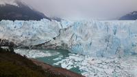Spaziergang entlang des Gletscher Perito Moreno