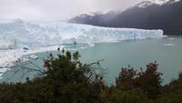 Spaziergang entlang des Gletscher Perito Moreno