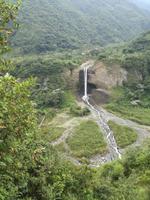 Seilbahnfahrt oberhalb von Banos