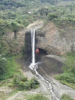Seilbahnfahrt oberhalb von Banos