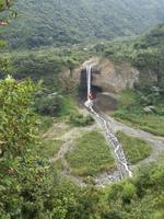 Seilbahnfahrt oberhalb von Banos