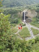 Seilbahnfahrt oberhalb von Banos