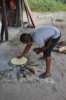 Powakka - Herstellung von Kassawabrot